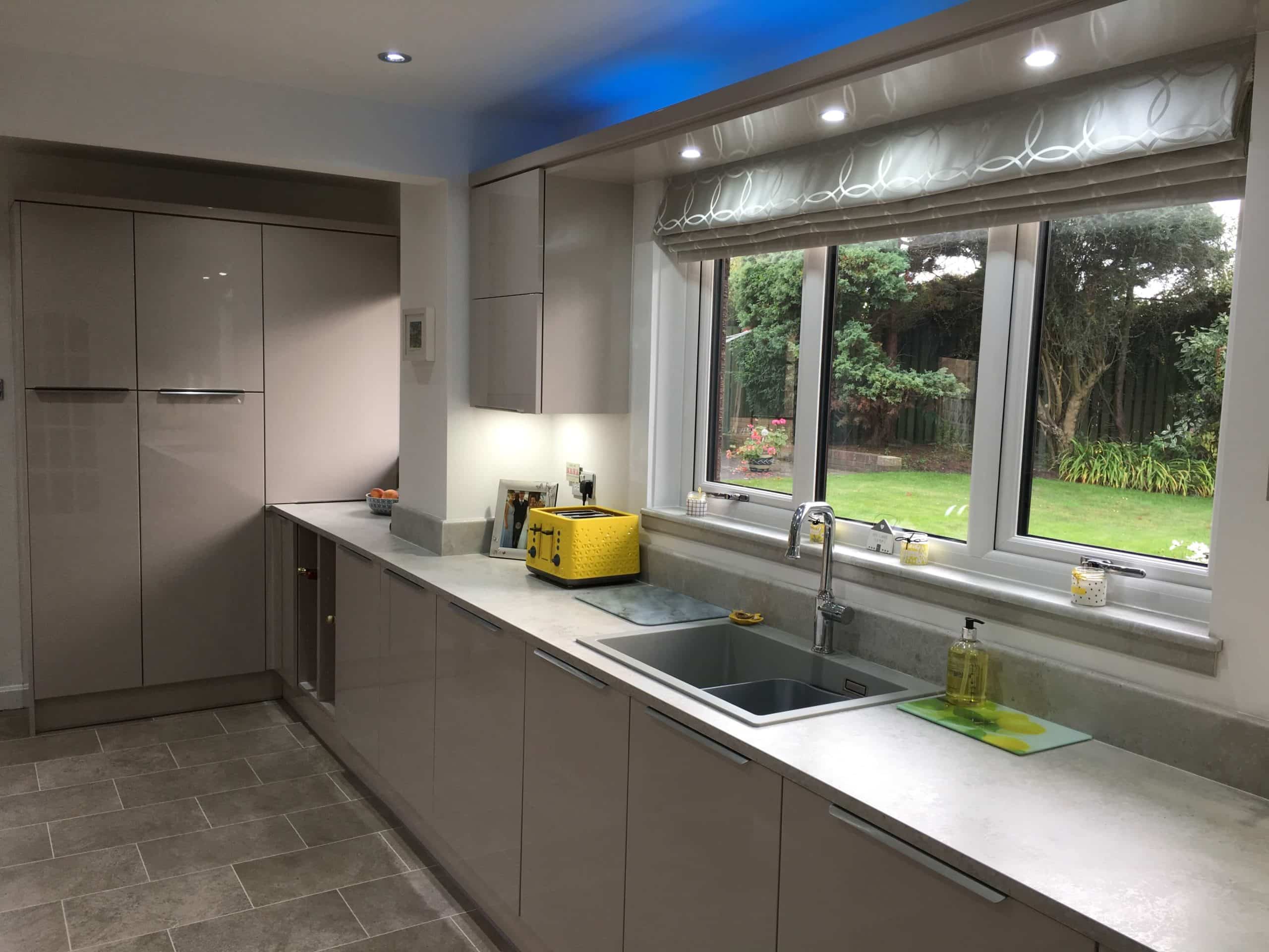 Grey Gloss Kitchen — photo 6