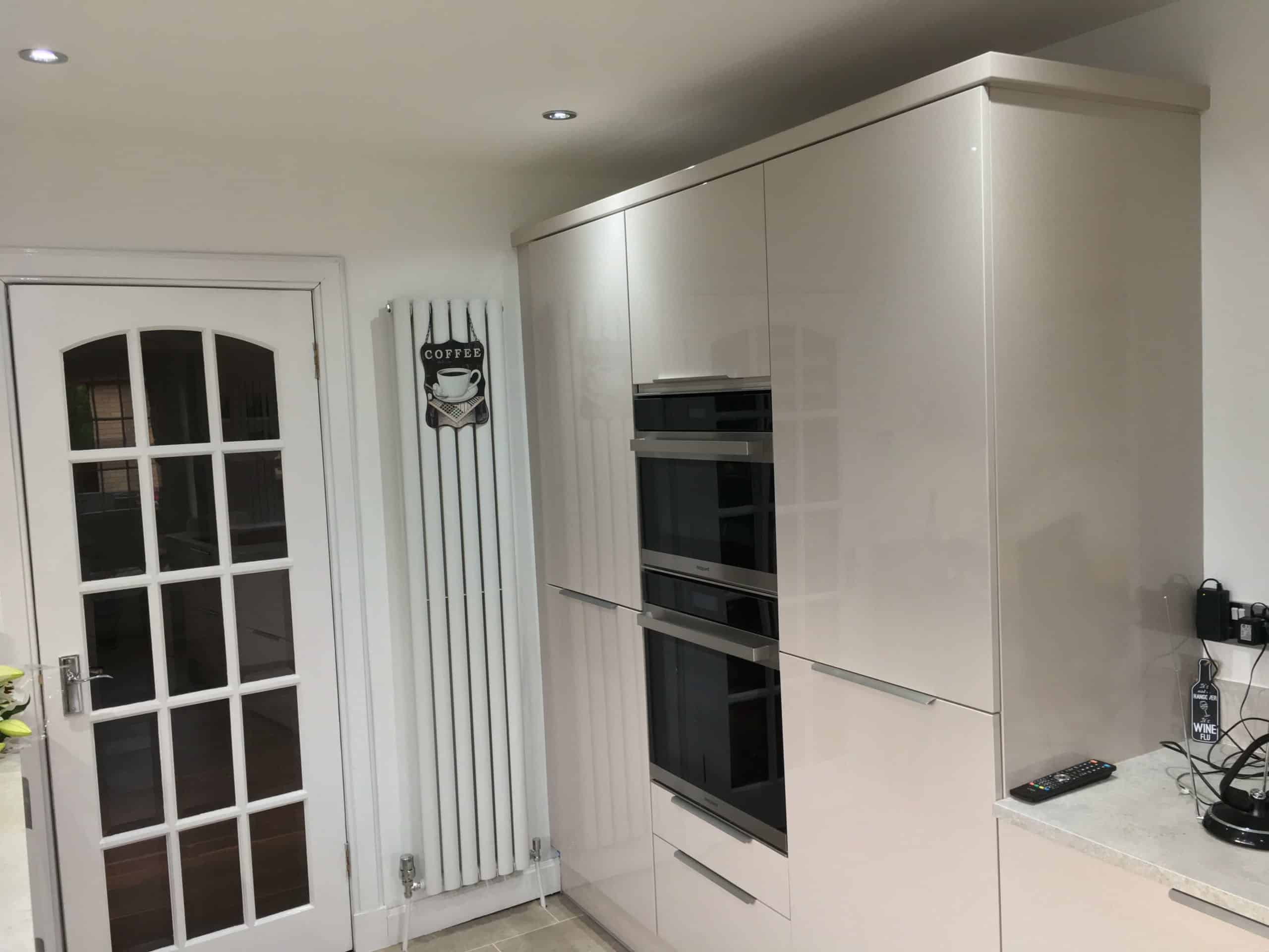 Grey Gloss Kitchen — photo 3
