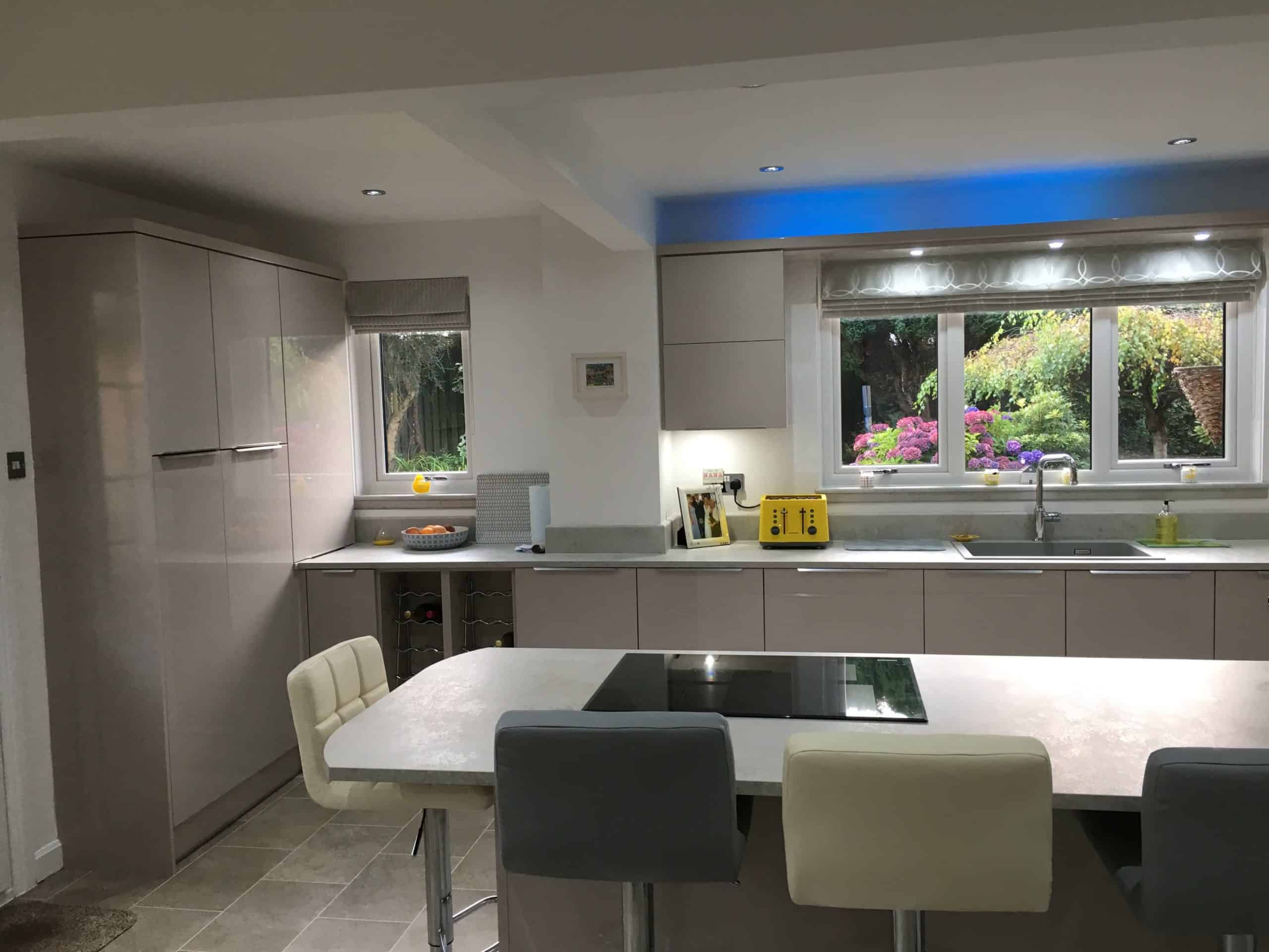 Grey Gloss Kitchen — photo 1