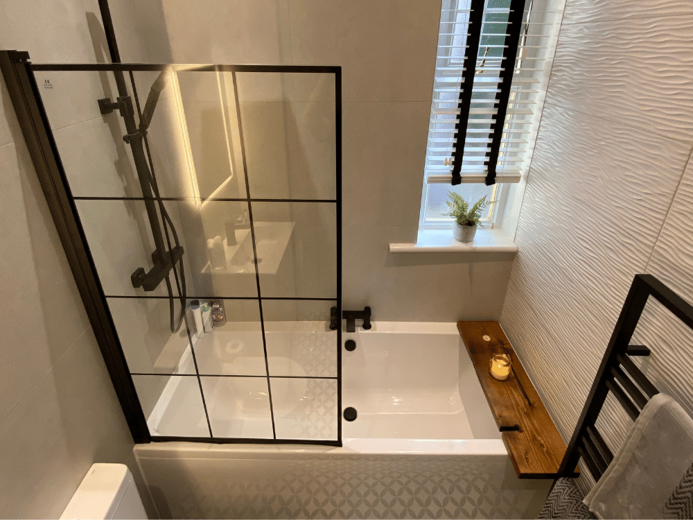 Mr & Mrs MacKay Bathroom — photo 1