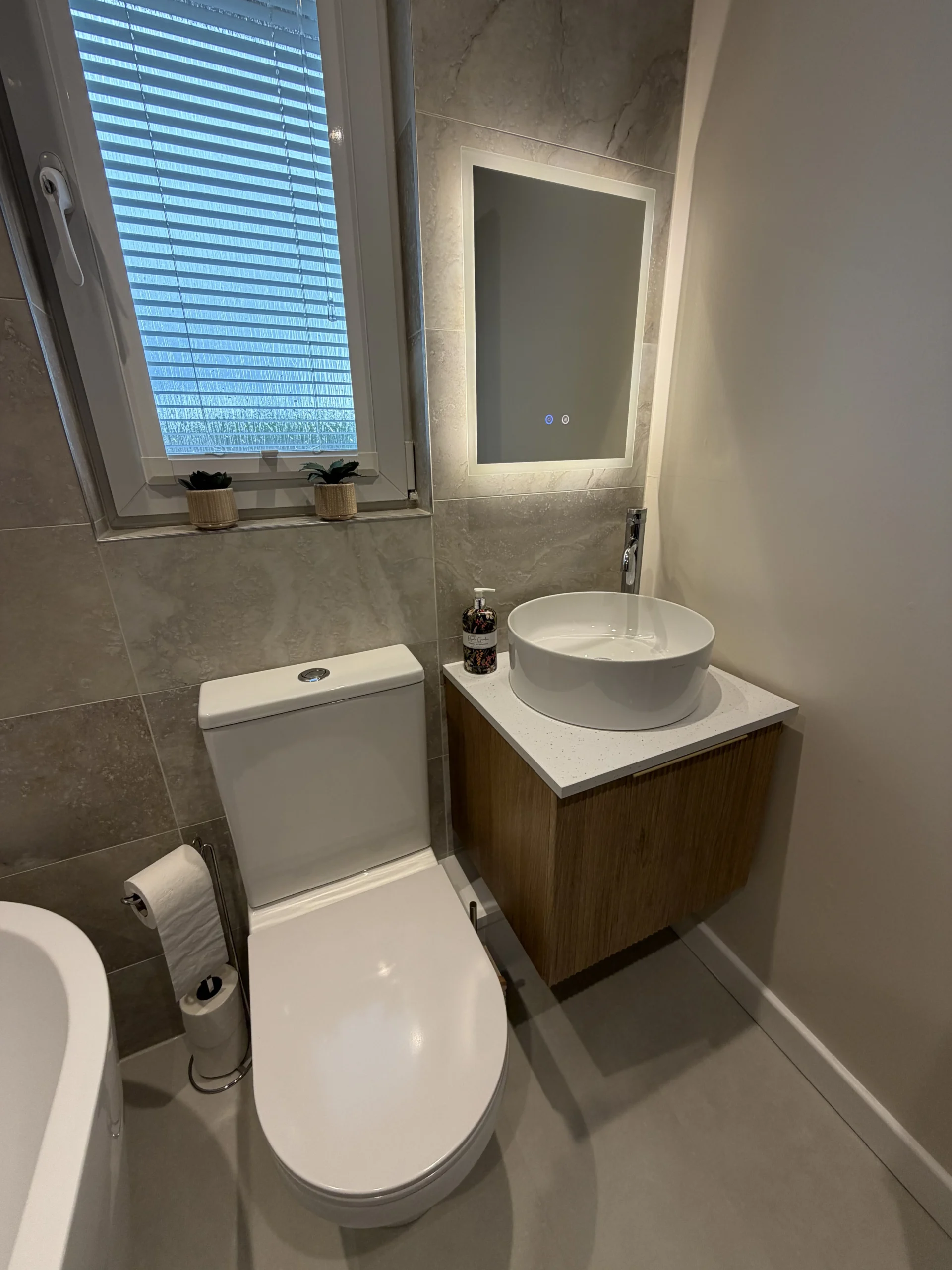 Henry Bathroom — photo 5